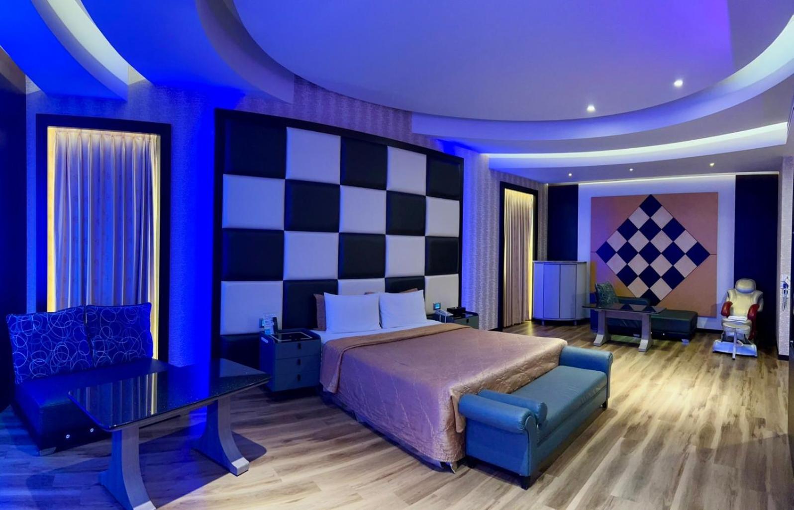 Wei Feng Exquisite Motel Pintung Branch Pingtung ภายนอก รูปภาพ