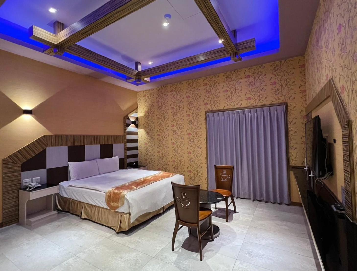 Wei Feng Exquisite Motel Pintung Branch Pingtung ภายนอก รูปภาพ