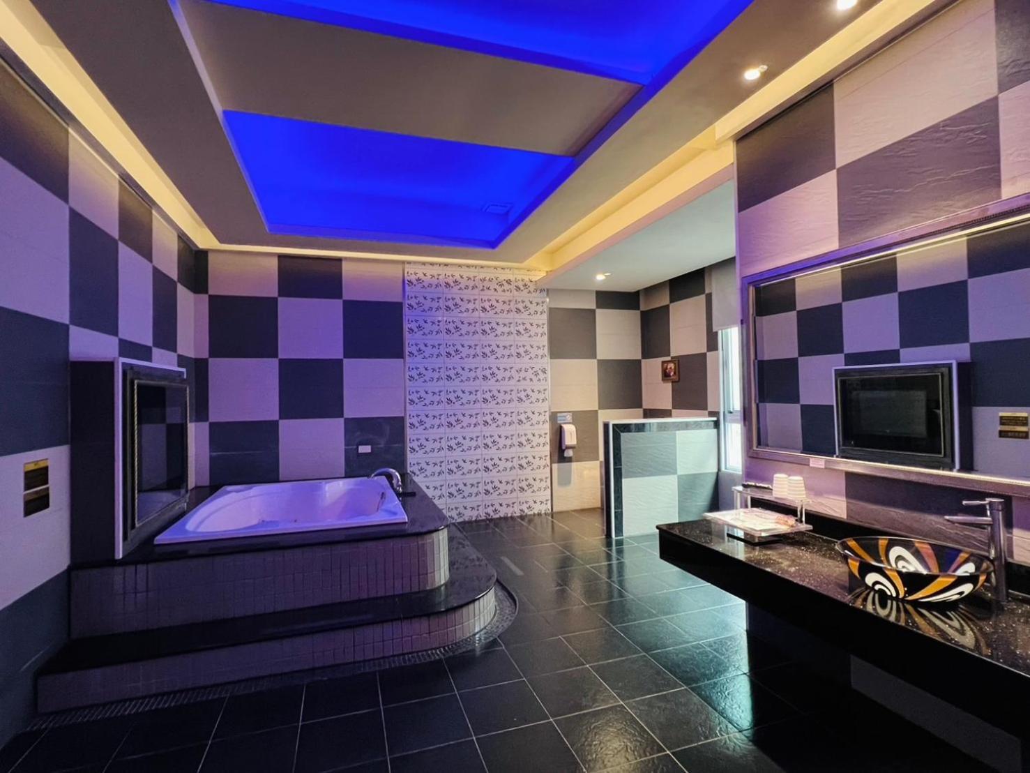 Wei Feng Exquisite Motel Pintung Branch Pingtung ภายนอก รูปภาพ