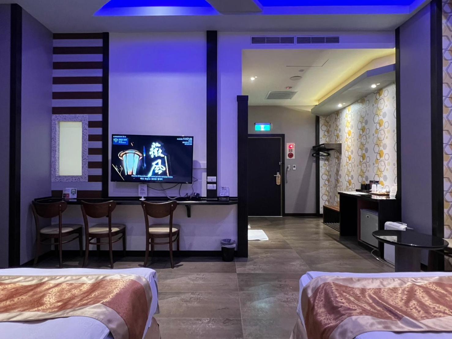 Wei Feng Exquisite Motel Pintung Branch Pingtung ภายนอก รูปภาพ